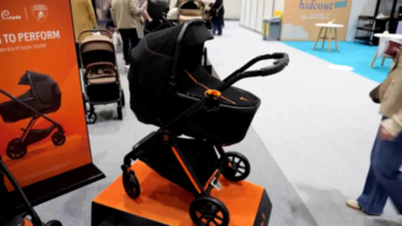 Luxus-Kinderwagen für 6.000 Euro: Babymesse präsentiert exklusives Design mit Motorsport-Flair