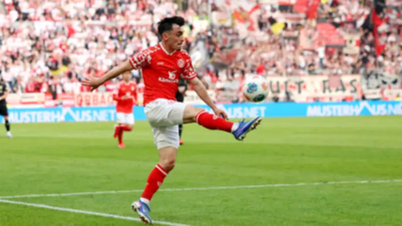 Mainz-Star Nebel im Sommer weg? So reagiert der Youngster auf Frankfurt-Gerüchte