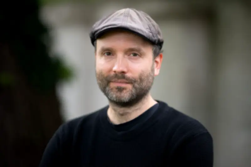 Marc-Uwe Klings Känguru rebelliert erneut: Gesellschaftskritik mit anarchischem Beuteltier