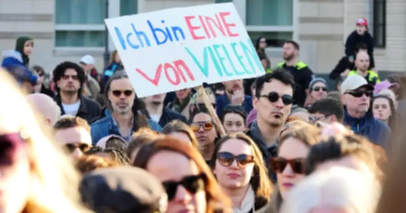 Massiver Protest in Berlin: Tausende demonstrieren gegen digitale sexualisierte Gewalt