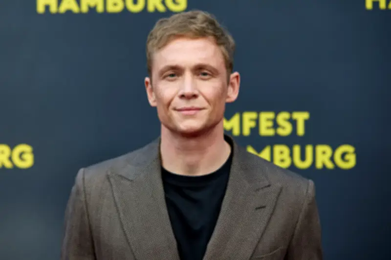 Matthias Schweighöfer zu Social-Media-Verbot für Kinder: Chancen und Herausforderungen