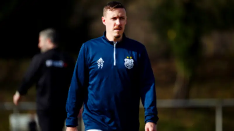 Max Kruse feiert Oberliga-Debüt für TuS Dassendorf - Doppel-Engagement in Berlin