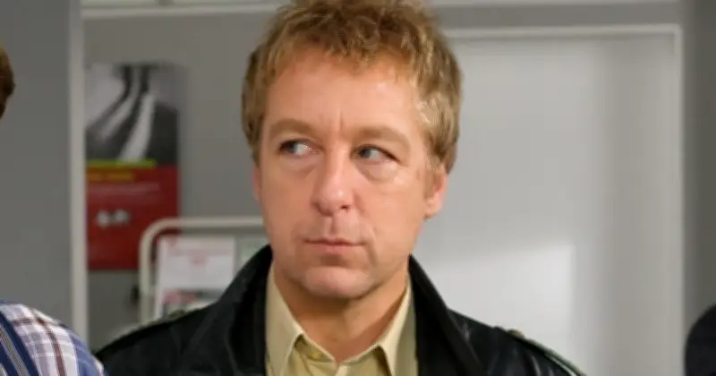 Max Müller von 'Die Rosenheim-Cops': Seltene Einblicke in sein Privatleben und Karriere