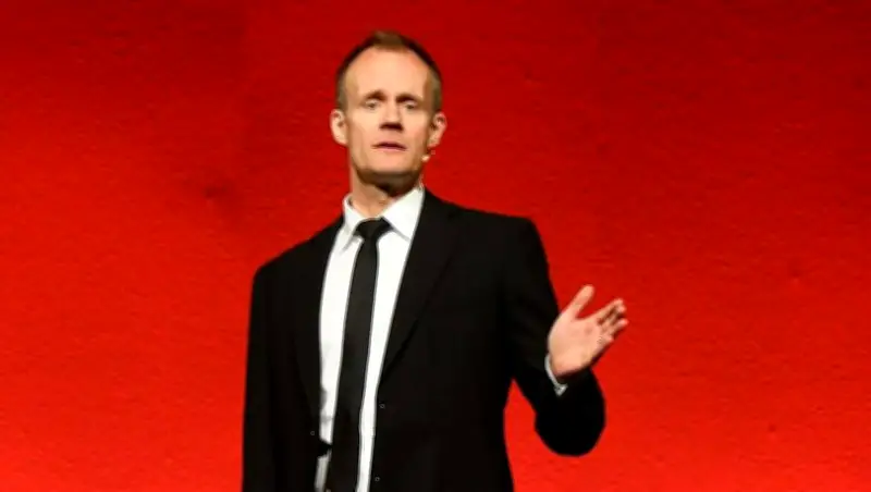 Max Uthoff erhält Deutschen Kabarettpreis für feministisches Programm „uns.ich.er“