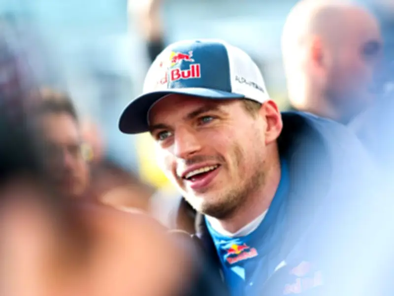 Max Verstappen triumphiert auf der Nordschleife im NLS-Rennen