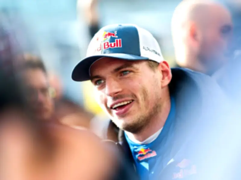 Max Verstappen triumphiert auf der Nordschleife im NLS-Vier-Stunden-Rennen