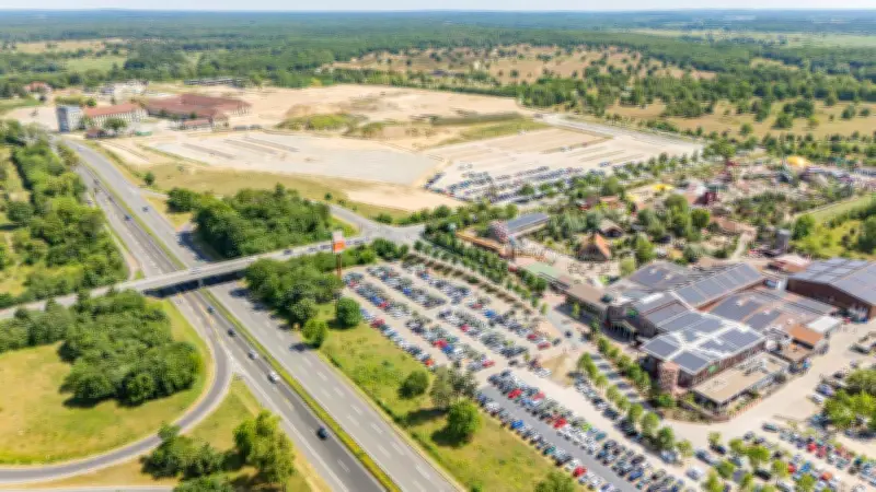 Mega-Resort 'Karls Welt' vor Berlin: Erdbeer-König plant 4000 Betten und Sternwarte