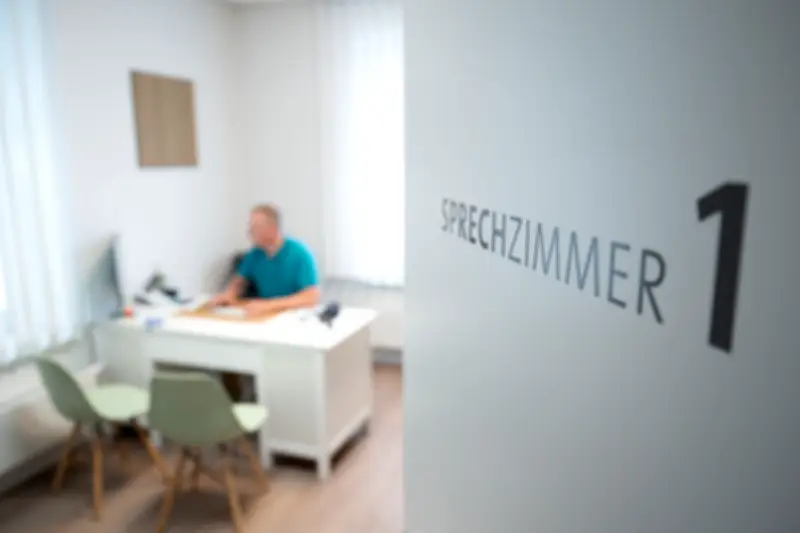 Mehr Ärzte in Praxen, aber Versorgung bleibt angespannt: Teilzeittrend und regionale Unterschiede