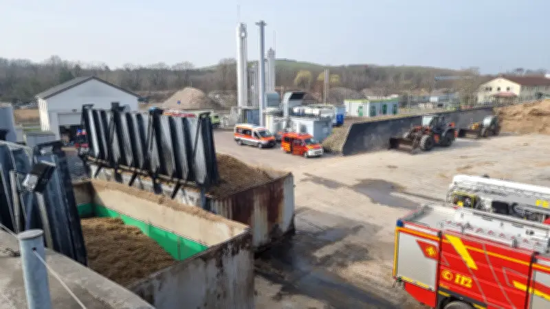 Mehrere Brände in Dessau-Roßlau: Biogasanlagenbrand verursacht hohen Schaden