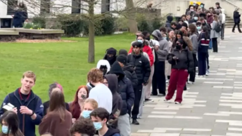 Meningitis-Ausbruch an britischer Universität: Zwei Tote, Tausende Tests erforderlich