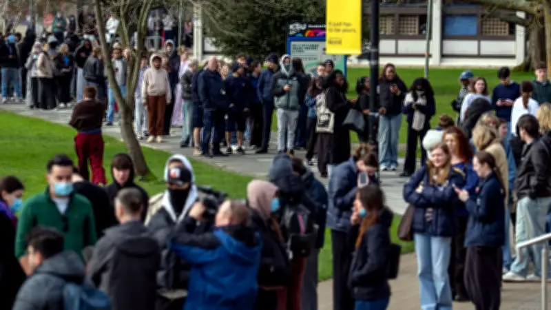 Meningitis-Ausbruch in England: Zwei Tote, Hunderte in Panik nach Club-Besuch