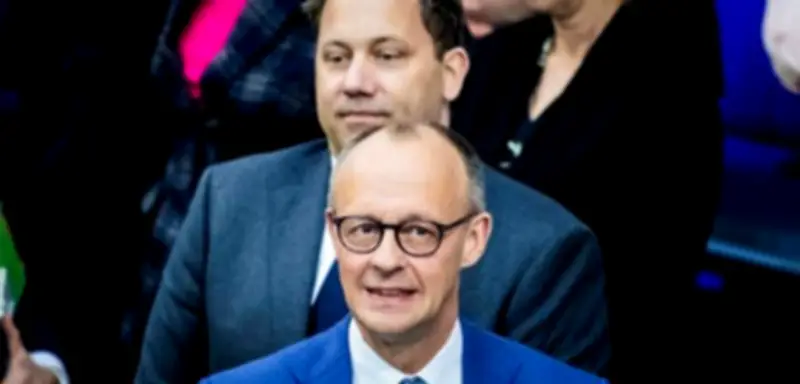 Merz' diplomatisches Trump-Dilemma im Irankrieg: Abgrenzung ohne Bruch