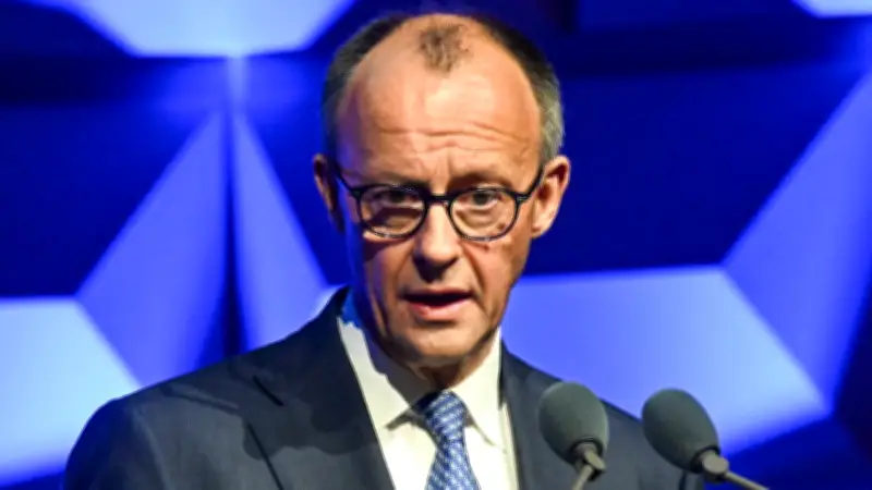 Merz kritisiert bei BKA-Jubiläum: Hohe Polizeikosten durch ungesteuerte Migration