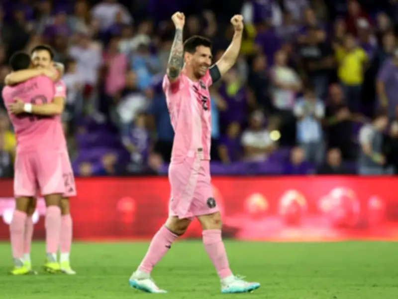 Messi schießt Inter Miami zum ersten Saisonsieg im Florida-Derby