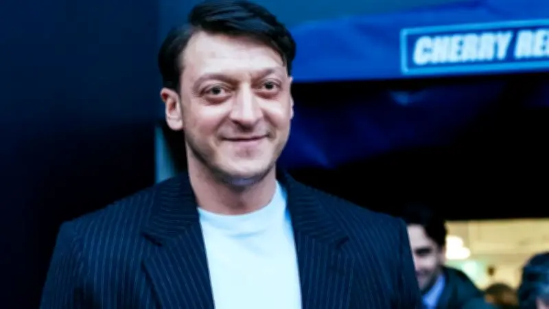 Mesut Özils neues Leben: Töchter nennen Erdogan 'Opa' – Exklusiv-Interview nach acht Jahren