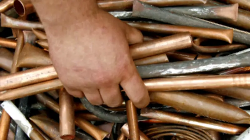 Metalldiebe in Wolfen auf frischer Tat gestellt - Handwagen mit Kupferkabeln sichergestellt