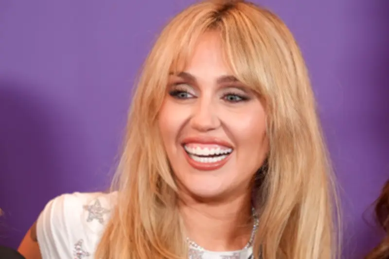 Miley Cyrus enthüllt Geheimnisse zum 20. Jubiläum der Kultserie 'Hannah Montana'