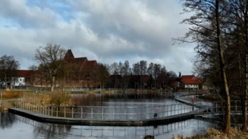 Millionen-Projekt in Rehna: Steganlage über renaturiertem Mühlenteich wird eingeweiht