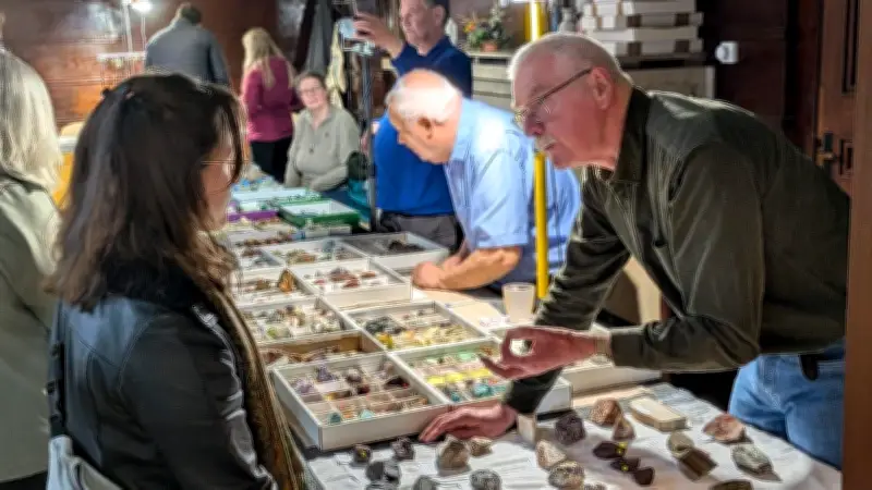 Mineralien- und Fossilienbörse in Holzweißig lockt mit Besucherrekord