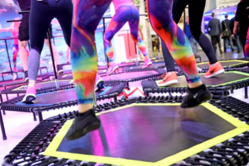 Mini-Trampoline für Fitness: Sicher springen und Muskeln trainieren