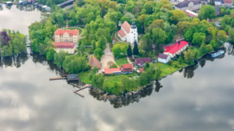 Mirow setzt auf mehr Stadtgrün: Ausschuss plant Blühwiesen und Baumpflanzungen