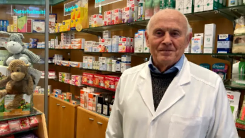 Mit 80 Jahren im Streik: Chef der ältesten Apotheke MV kämpft für die Branche