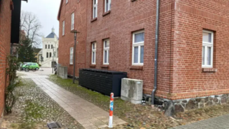 Müllcontainerstreit in Wittenburg: Zahnarztpraxis kämpft um Standort