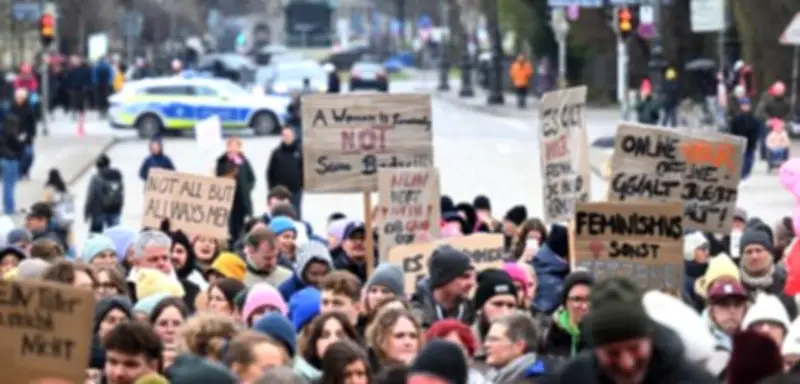 München: 6000 Demonstranten zeigen Solidarität mit Collien Fernandes gegen digitale Gewalt