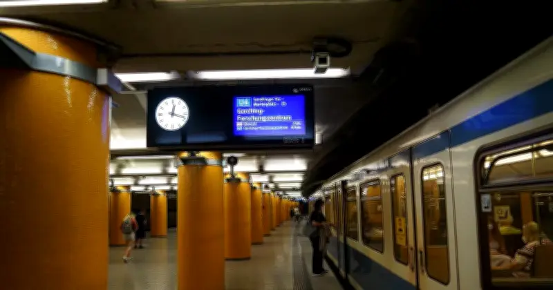 Münchner U-Bahnhof Poccistraße: Achtmonatige Sperrung für dringende Sanierung ab Mai 2026
