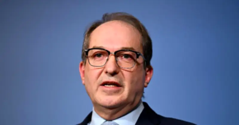 Münchner Vereine warnen: Dobrindts Streichung der Asylberatung gefährdet Menschen