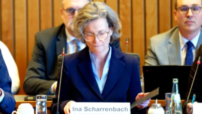 Mobbing-Vorwürfe erschüttern NRW-Landtag: Ministerin Scharrenbach bricht in Tränen aus