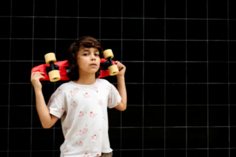 Moderne Männlichkeit: Wie Eltern Jungen Orientierung und Freiräume geben können