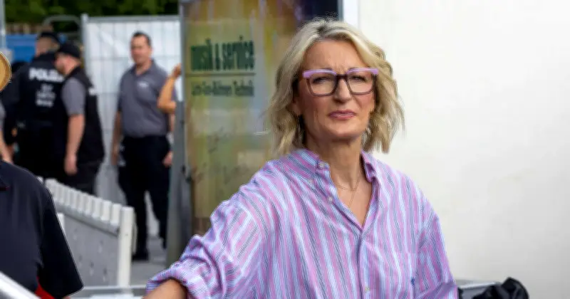 Monika Gruber kritisiert Schulsystem: Mehr Handwerk für Buben gefordert