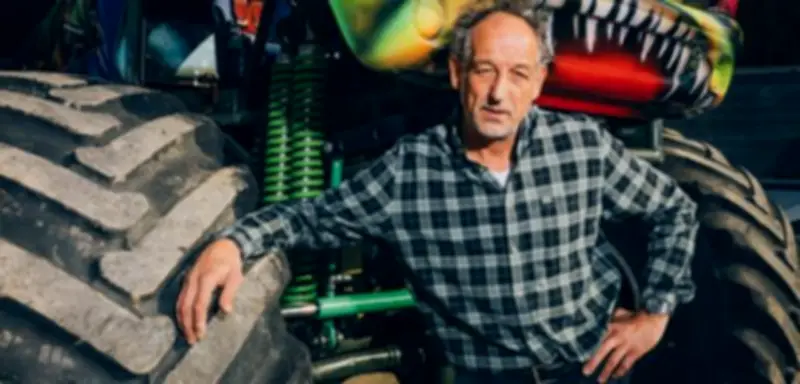 Monstertruck-Fahrer in Düsseldorf: Hohe Spritpreise als Herzinfarkt-Risiko