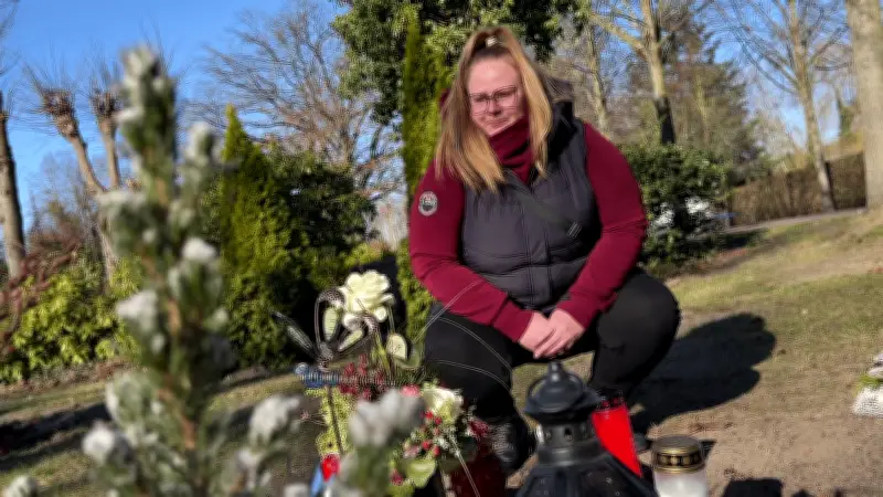 Mordanklage nach Tod von Fabian (8): Mutter sucht Trost am Grab und hofft auf Gerechtigkeit