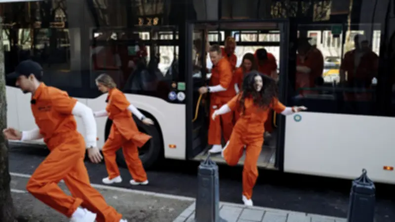 Most Wanted Staffel 2: 16 Promis brechen in Düsseldorf aus dem Show-Gefängnis aus