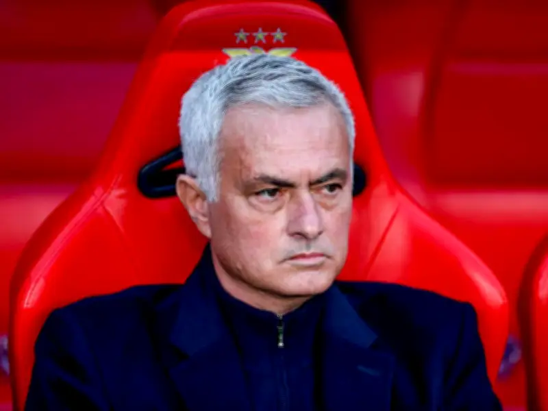 Mourinho-Show in Lissabon: Rot, Verräter-Vorwürfe und wütende Pressekonferenz nach Derby-Chaos
