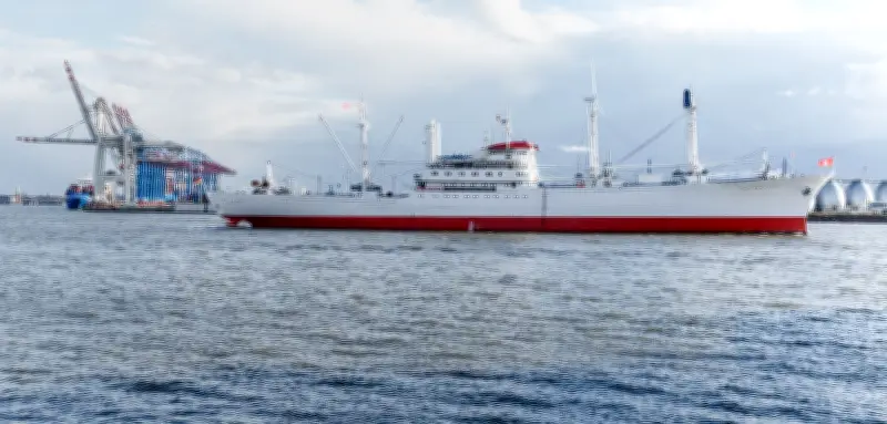 Museumsfrachter Cap San Diego verlässt Hamburg für umfassende Werftüberholung