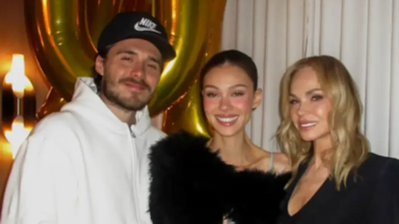 Muttertag-Skandal: Brooklyn Beckham lobt Schwiegermutter statt Mama Victoria