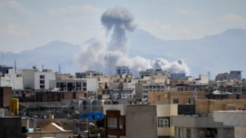 Nach Chameneis Tod: Iranisches Regime kämpft ums Überleben im Chaos