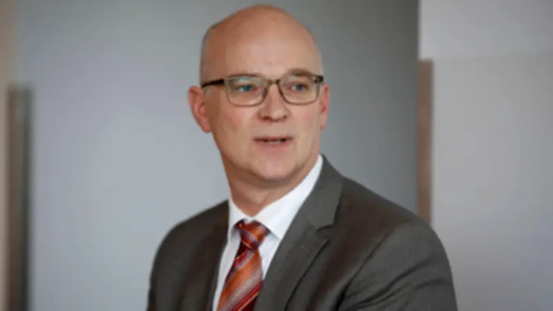 Nach Fox-Rücktritt: Hallescher FC sucht dringend kommunikationsstarken Präsidenten