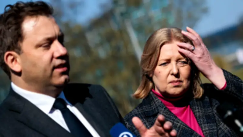 Nach Wahl-Debakel: SPD-Chef Klingbeil bietet in Präsidiumsschalte Rücktritt an