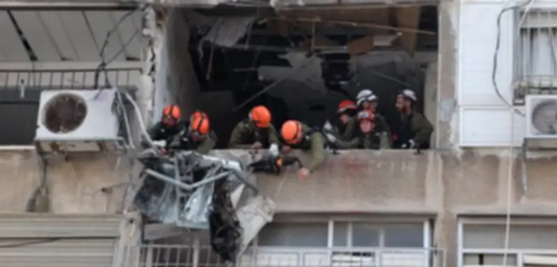 Nahost-Konflikt eskaliert: Iran feuert 700 Raketen, Israel plant Tausende Ziele