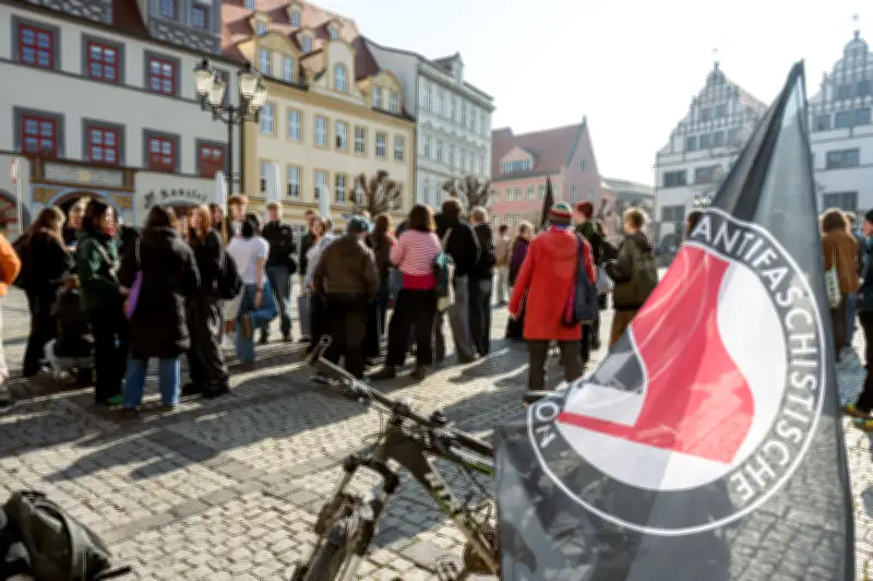 Naumburger Schüler protestieren gegen Wehrpflicht: Schulstreik auf dem Marktplatz