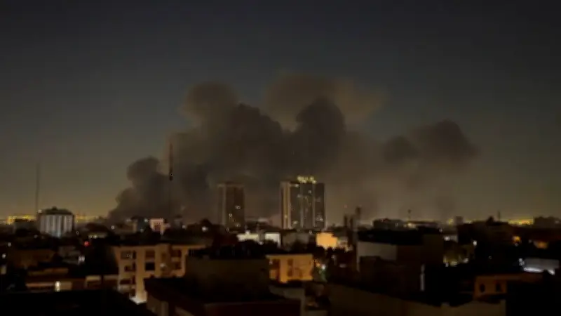 Nächtlicher Schlagabtausch: Israel und Iran greifen an - Angriffe in Teheran, Libanon und Golfregion