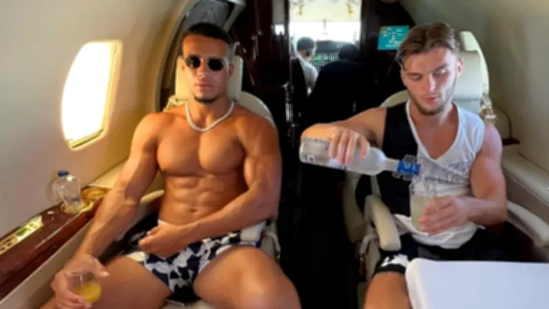 Netflix-Doku enthüllt: Wie Manosphere-Influencer mit Frauenhass Geld verdienen