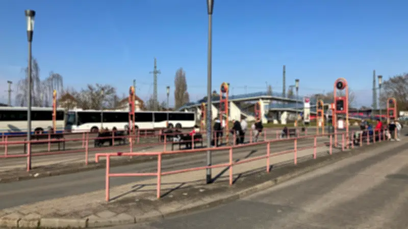 Neubrandenburg: Bauarbeiten am Busbahnhof führen zu Verkehrsumleitungen für Überlandbusse
