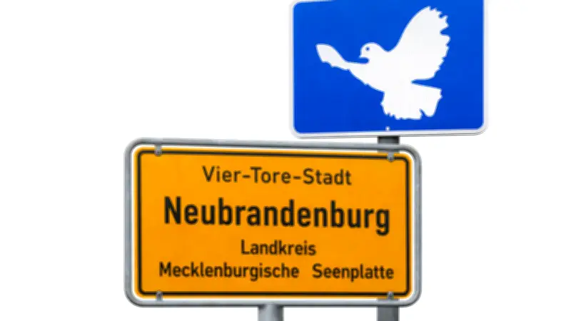 Neubrandenburg: Zweiter Anlauf für Friedenstauben-Schilder an Ortseingängen