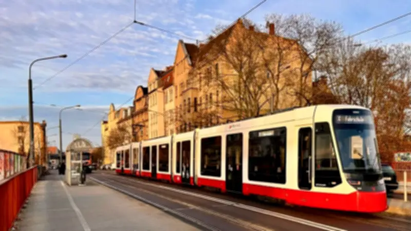 Neue Tina-Straßenbahnen in Halle verursachen Vibrationen in Altbauten - Bürgerinitiative fordert Lösungen
