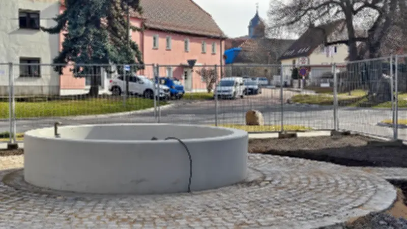 Neuer Brunnen in Klostermansfeld: Wann sprudelt das Wasserspiel erstmals?